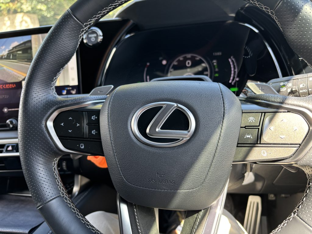 ステアリングエンブレムイルミピアノブラック