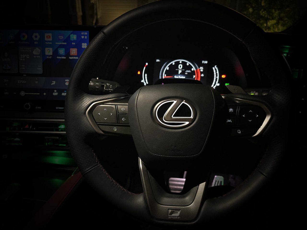 ステアリングエンブレムイルミ