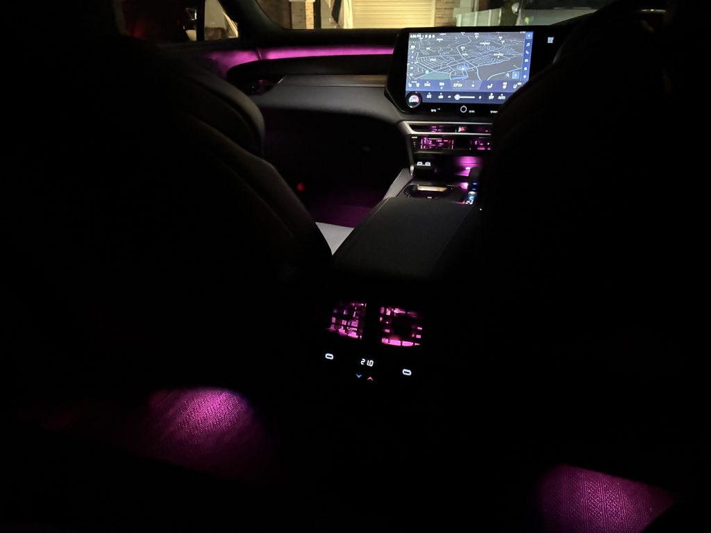 レクサスRX アンビエントライト施工