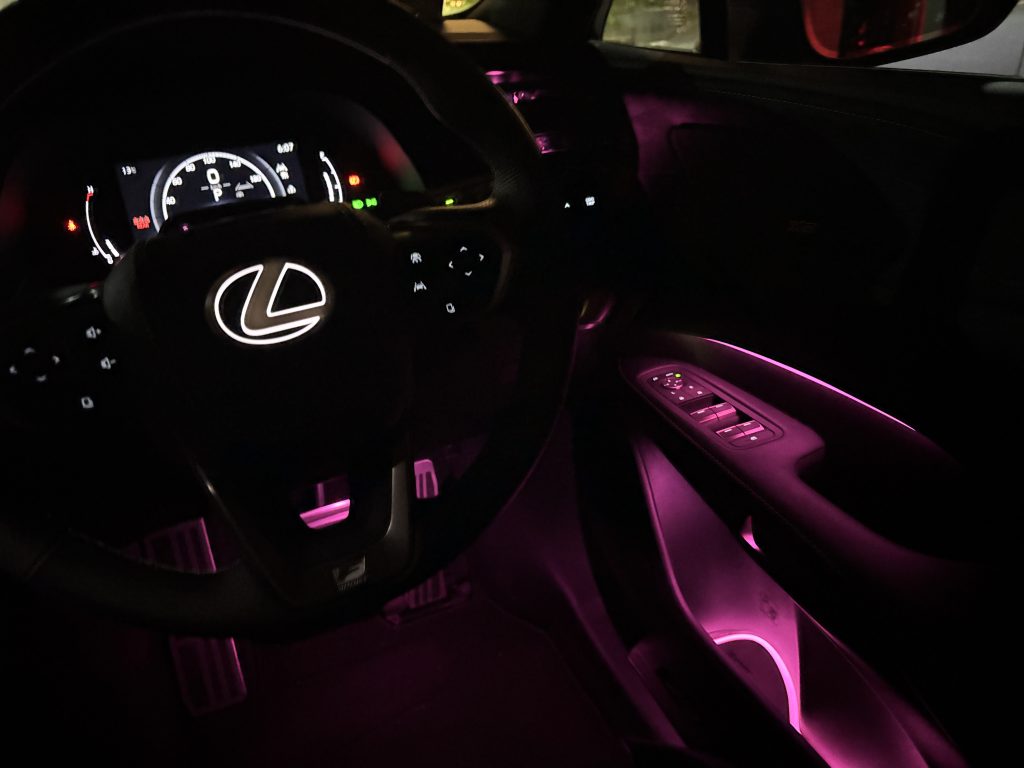 レクサスRX アンビエントライト施工