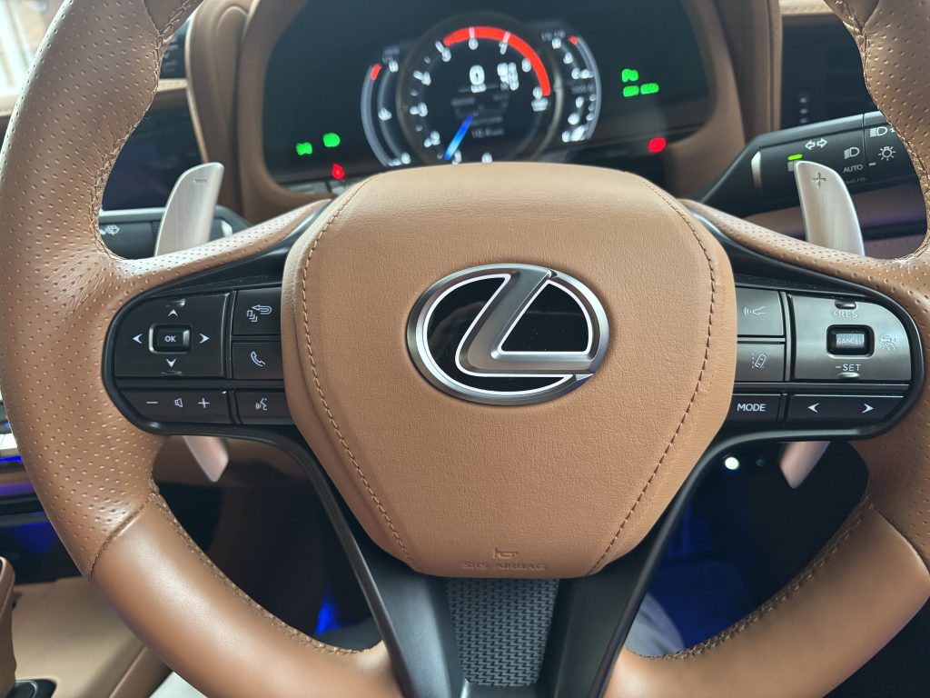 レクサスLCステアリングエンブレムイルミ Rayace