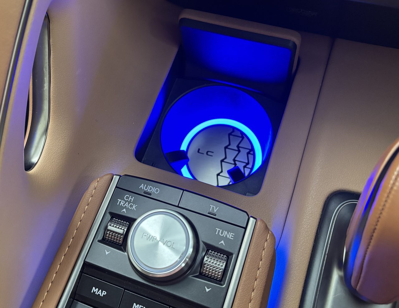 レクサスLCカップホルダーイルミ　Rayace