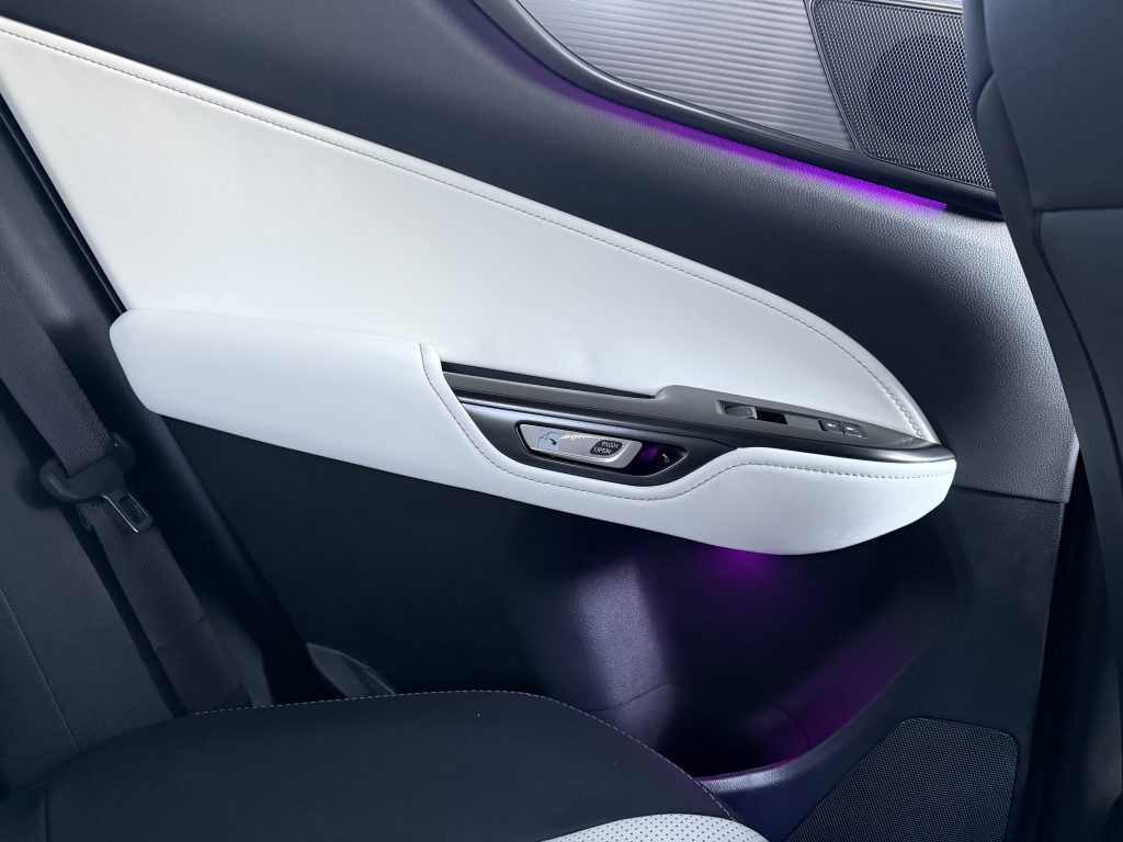 NX　ホワイト内装