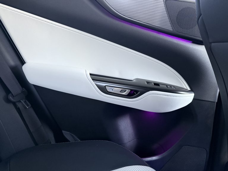 NX　ホワイト内装