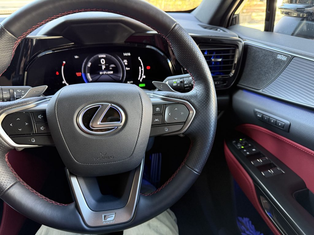 ステアリングエンブレムイルミ Rayace