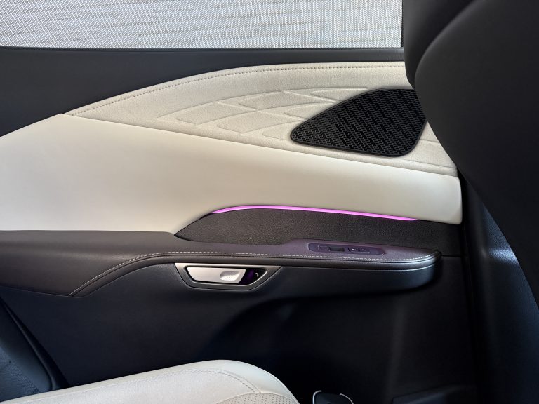 RXサイドドアイルミ　Rayace