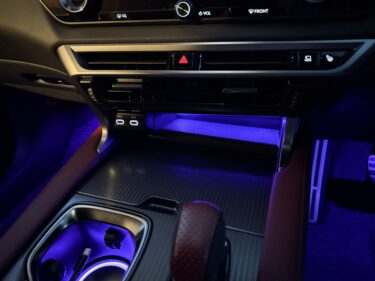 レクサスRX　センタートレイイルミライン発光化