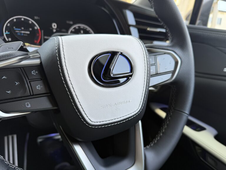 RX　ステアリングエンブレムイルミ