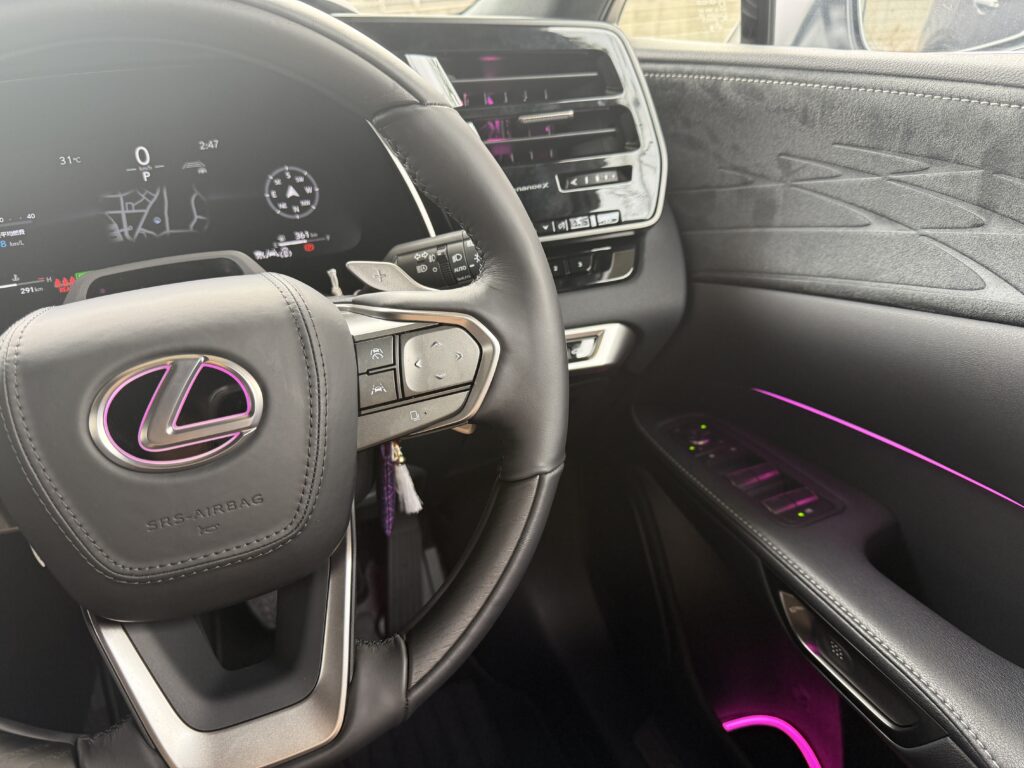 RX　ステアリングエンブレムイルミ