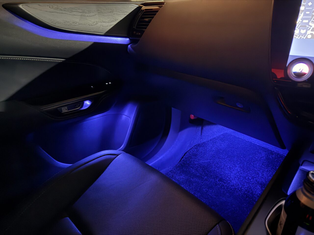 レクサスNX　アンビエントライト光量アップ