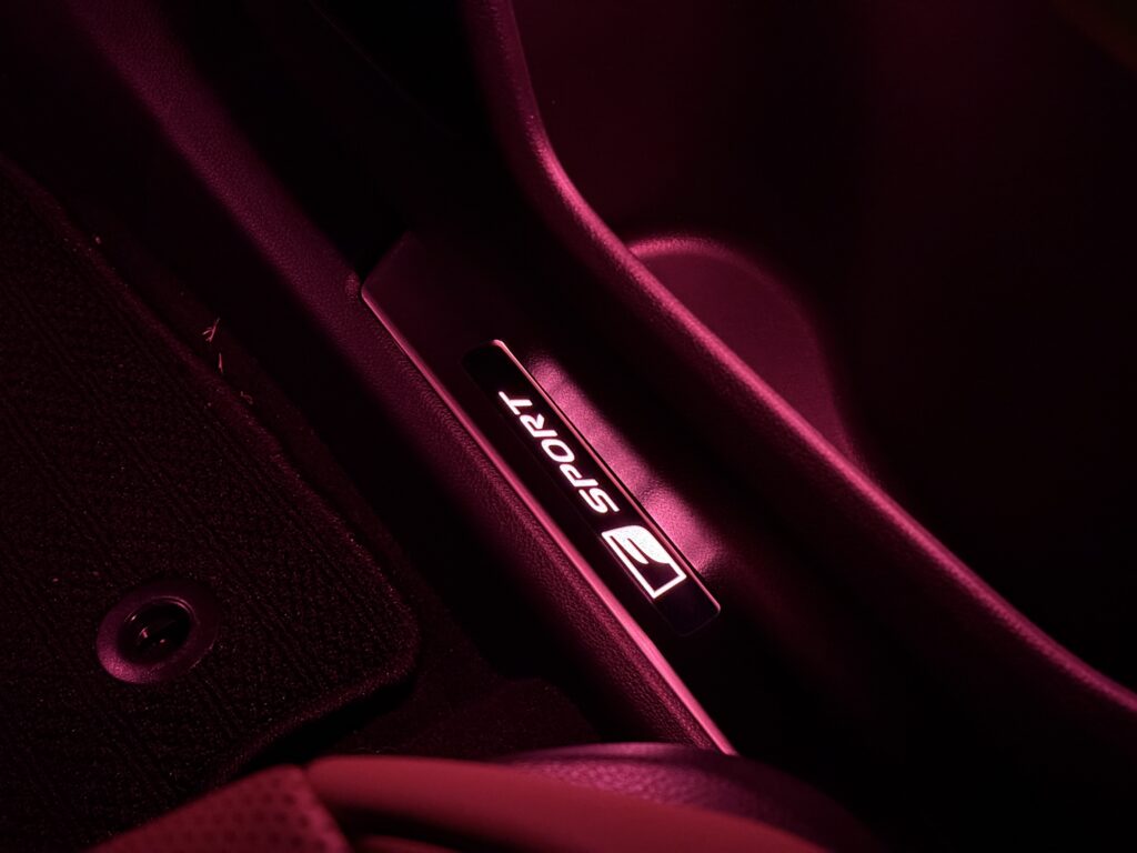 NXスカッフイルミ常時点灯＆カラー化