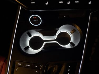 レクサスUX　アンビエントライト増設