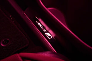 スカッフイルミ　常時点灯　マルチカラー化　レクサスNX