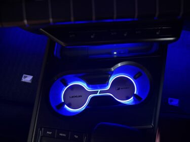 レクサスUX　カップホルダーイルミ