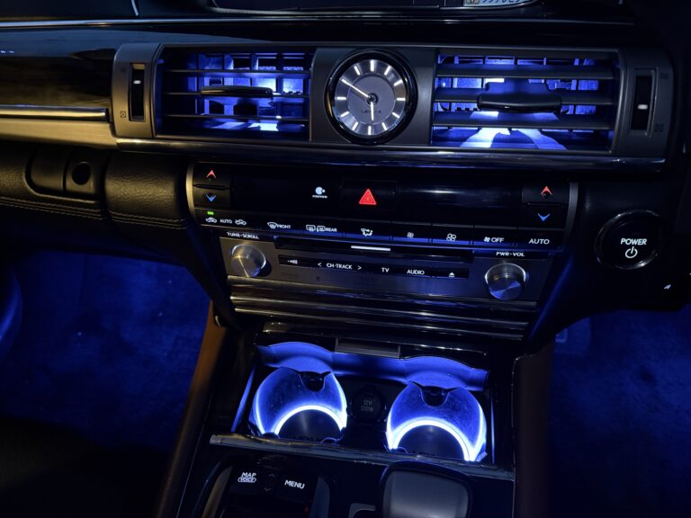 レクサスLS　カップホルダーイルミ